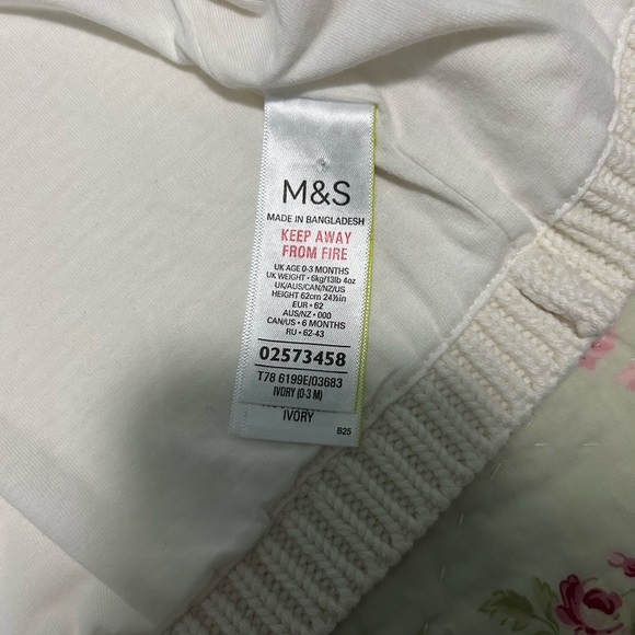 M&S ivory knit sweater size 0-3 months - Picture 3 of 5